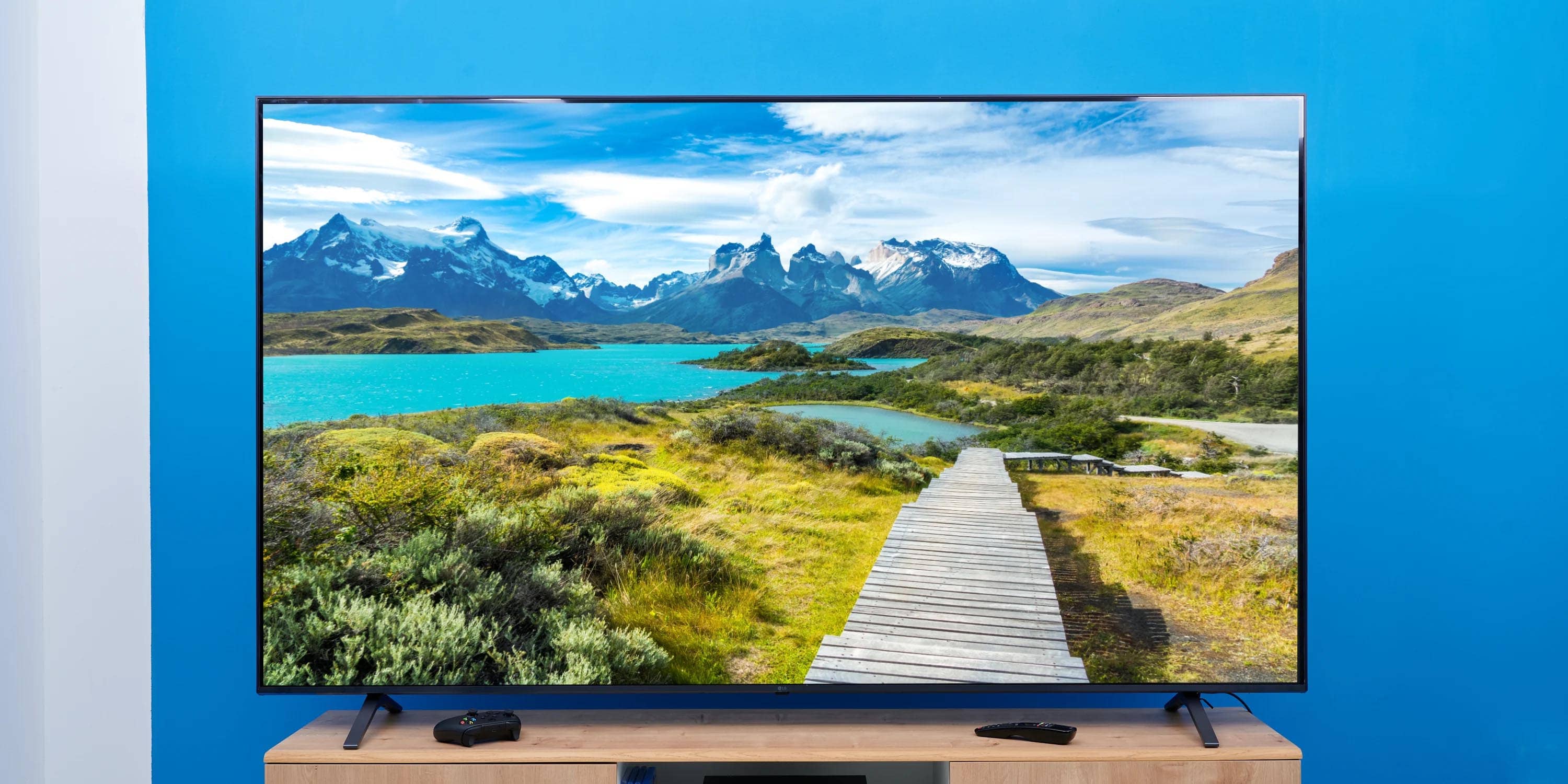 خرید تلویزیون ال جی UP8000 از سایت digibaneh