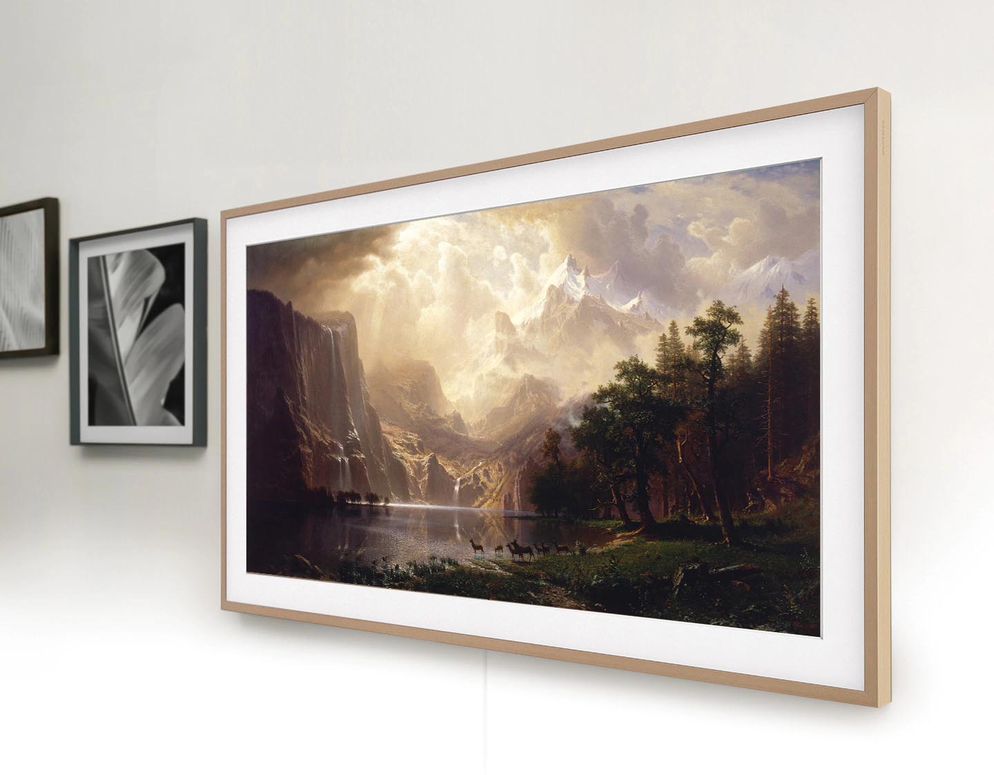 تلویزیون سامسونگ LS03TAU سایز 55 اینچ با طراحی مدرن و زیبا