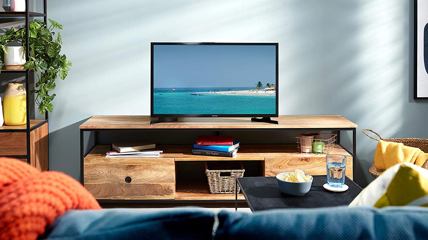 خرید تلویزیون سامسونگ T5300 از فروشگاه دی جی بانه