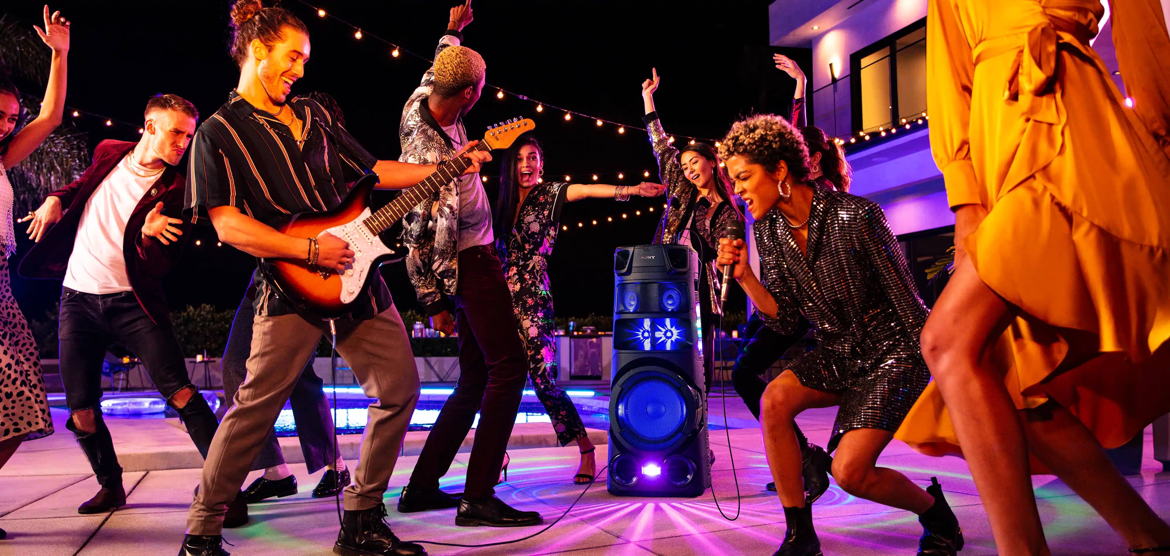 امکان خوانندگی با قابلیت Karaoke در سیستم صوتی حرفه ای سونی V83D