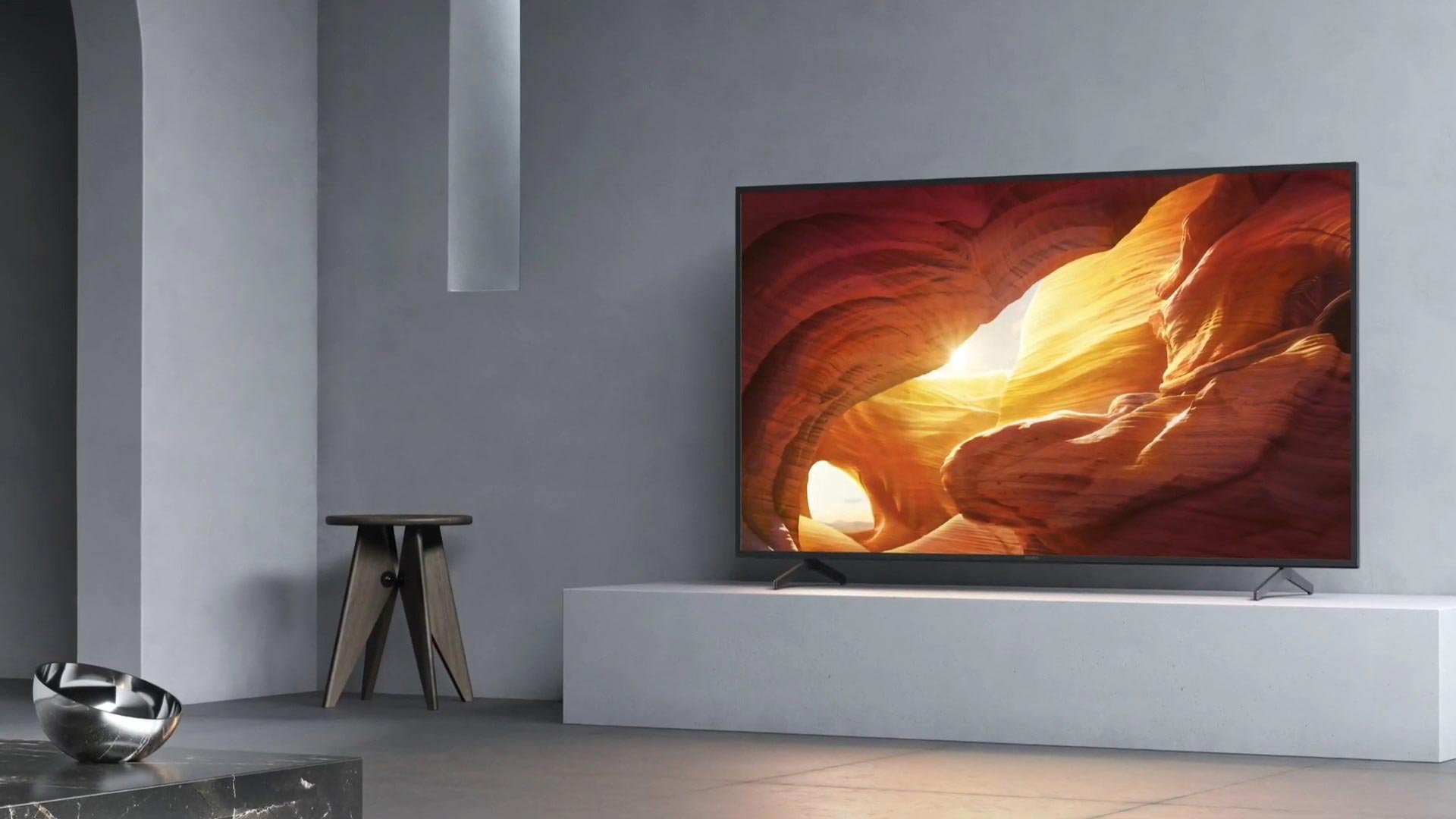 تلویزیون 4K سونی X8007H جزو تلویزیون های ارزان قیمت سونی می باشد