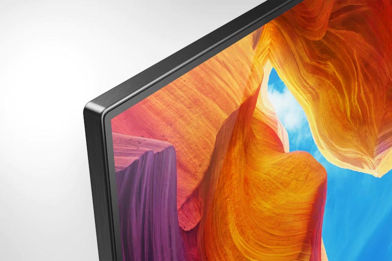 حاشیه های صفحه نمایش تلویزیون 65X9500H از جنس آلومینیوم است و طراحی باریکی دارد
